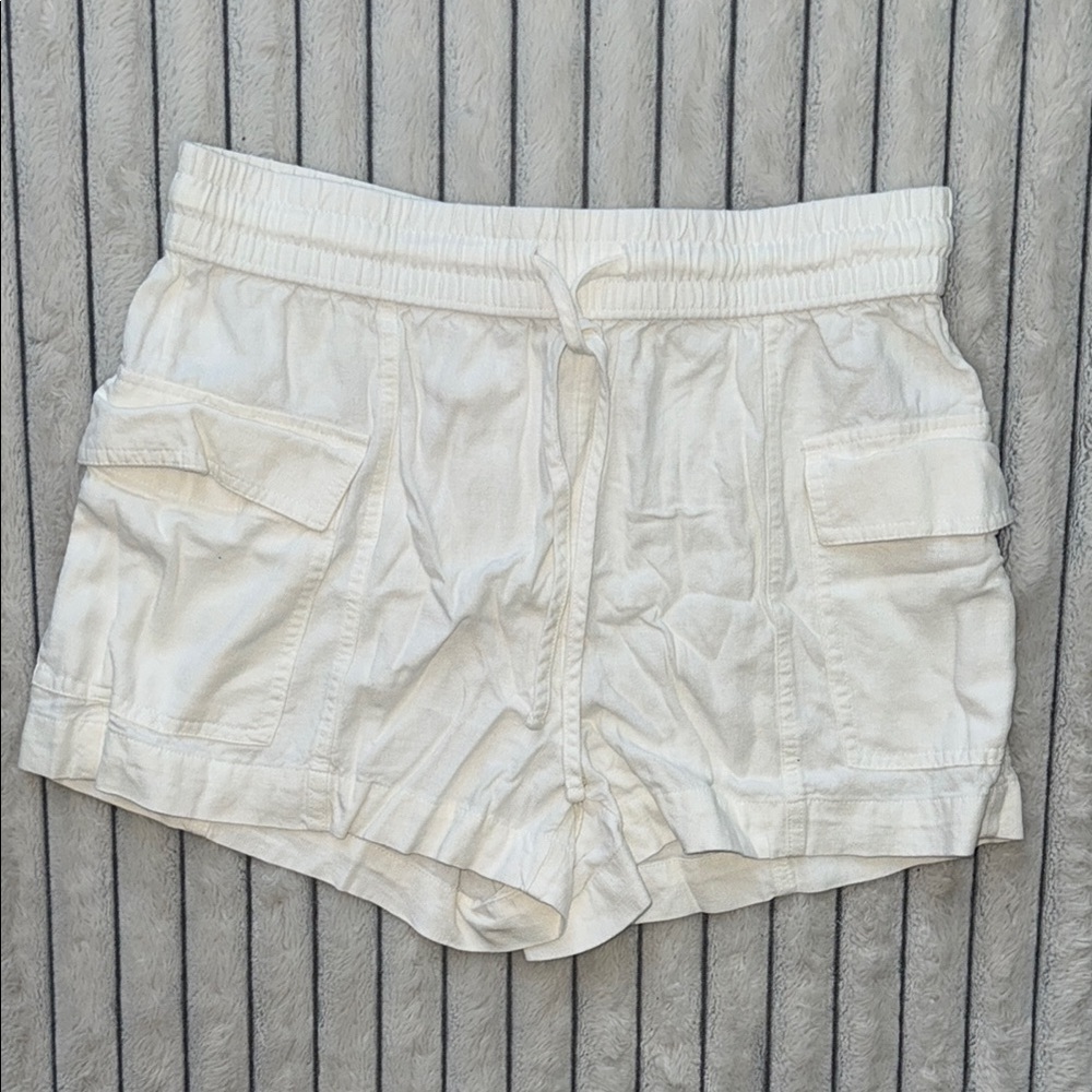 White Cargo Shorts with Elastic Waistband and Relaxed Fit